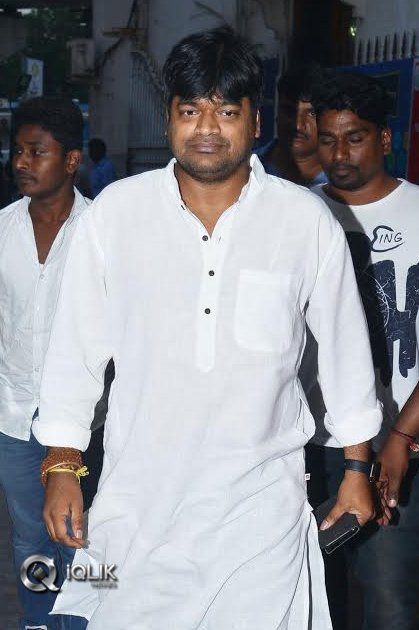 Harish-Shankar-and-Tanikella-Bharani-watches-Duvvada-Jagannadham-Movie